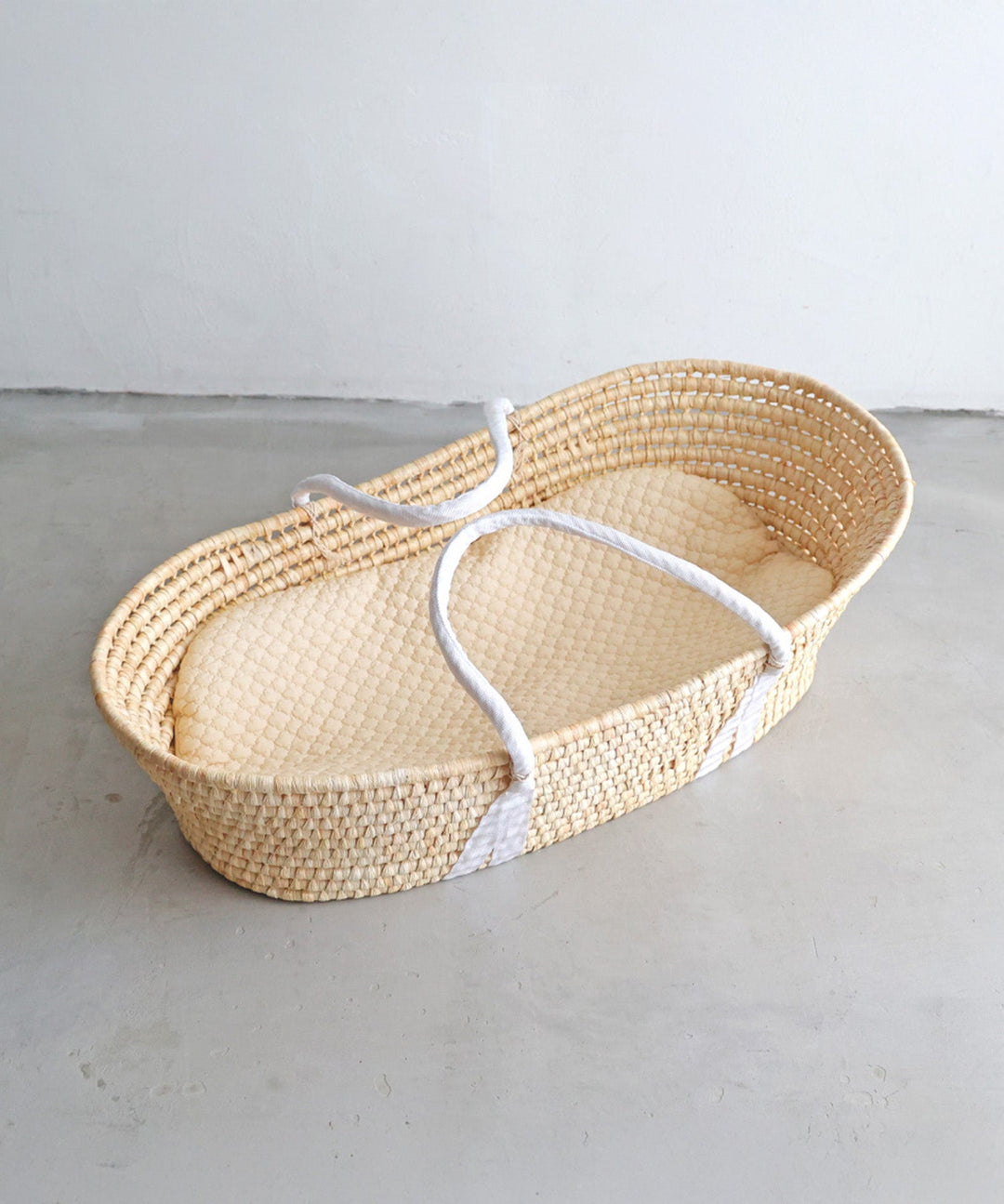 Moses basket + Baby lounger pillow (Ibul fabric with Moroccan design)