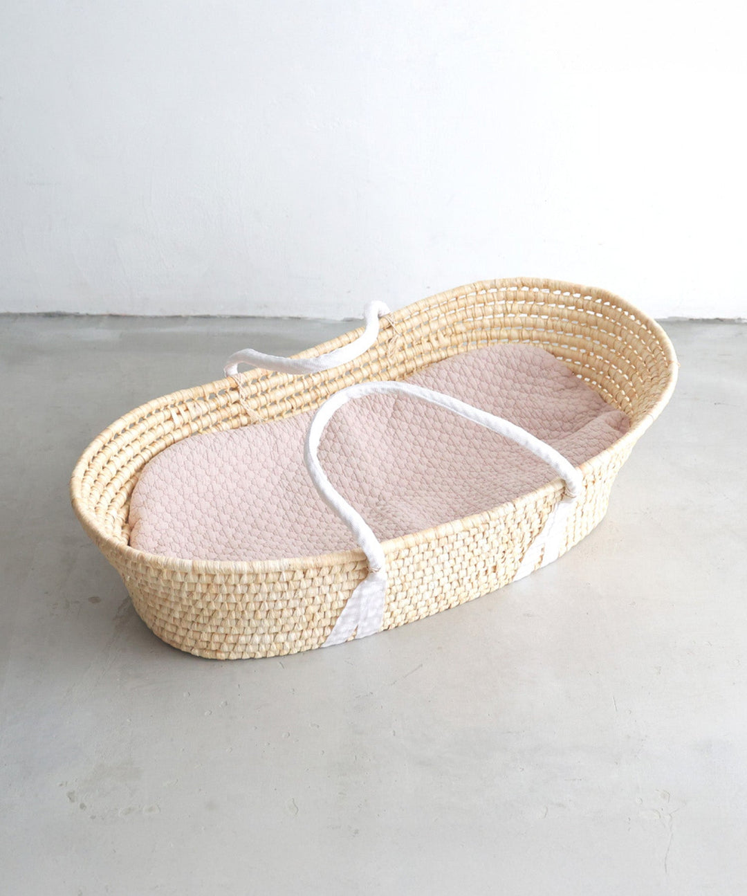 Moses basket + Baby lounger pillow (Ibul fabric with Moroccan design)