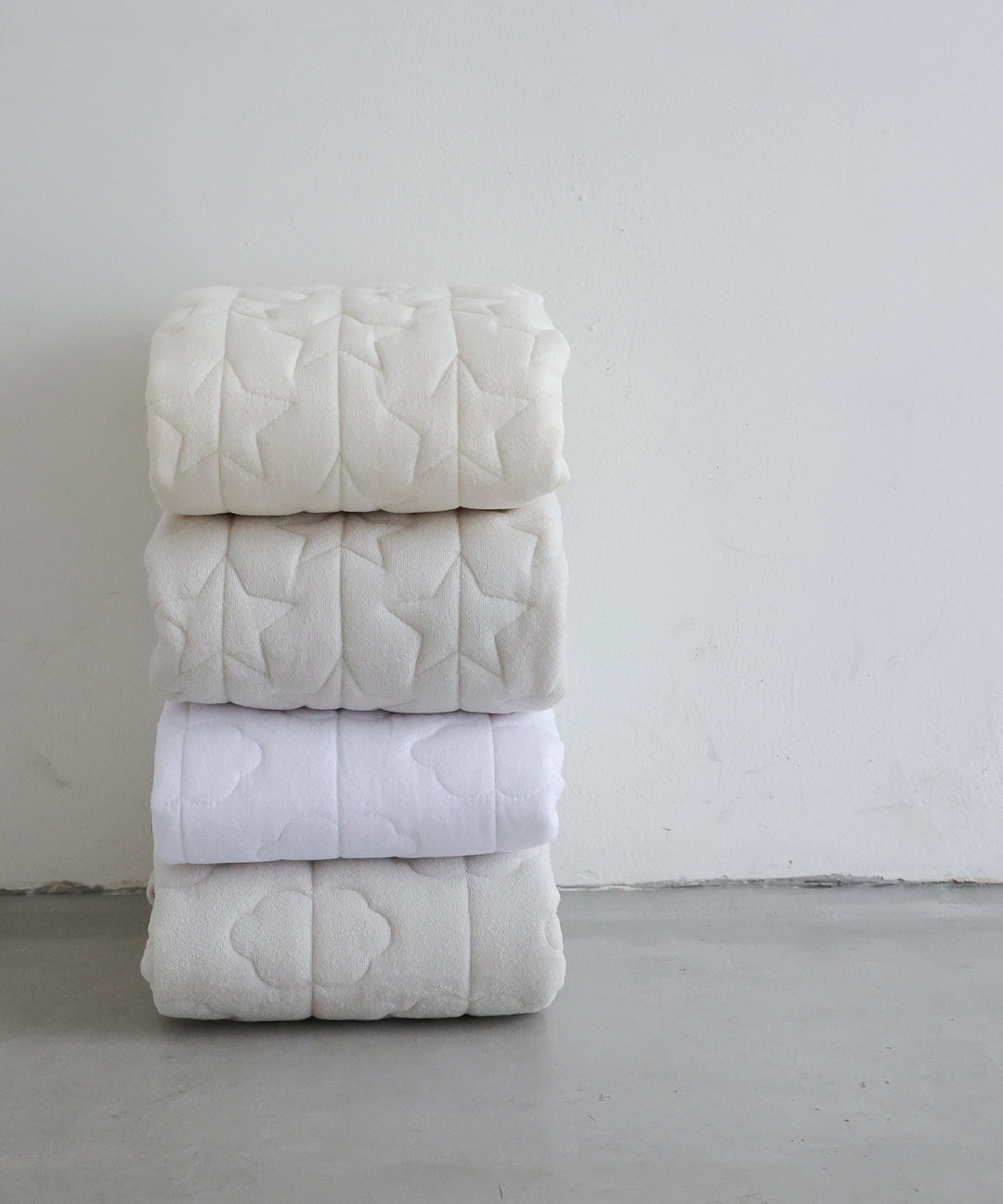 Sleeping mat + [waterproof] mattress pad 47.2″ x 47.2″ (Pile fabric)