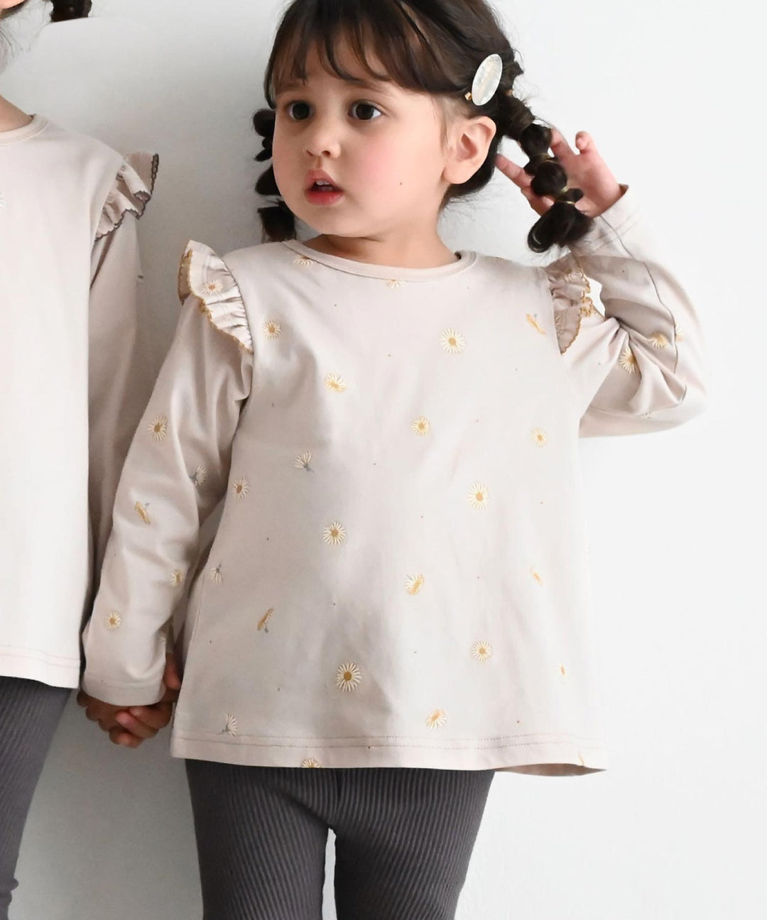 【AW】Long Sleeve T-shirt with Shoulder Frills