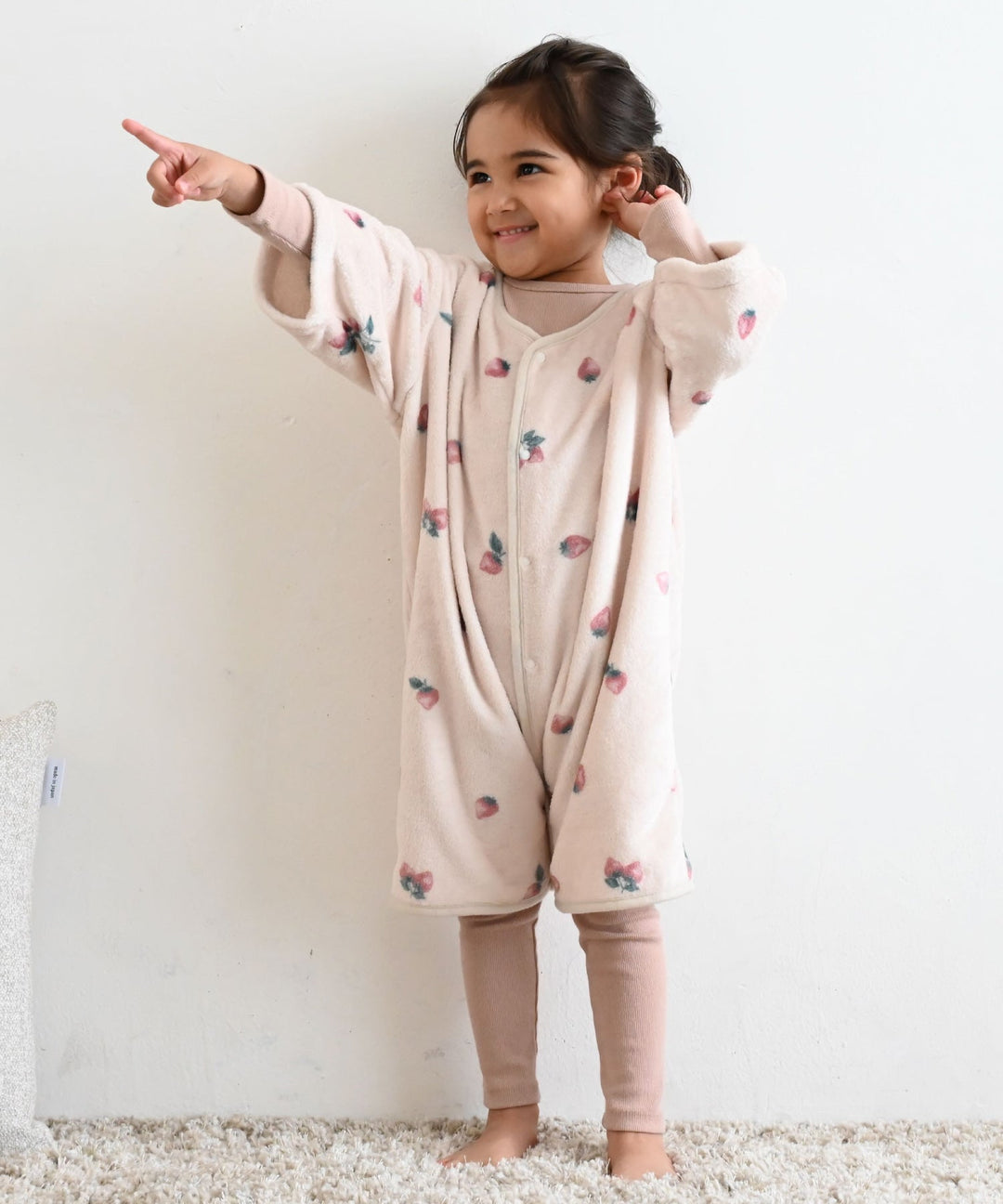 Wearable Blanket (Moisture-absorption & heat-generation)