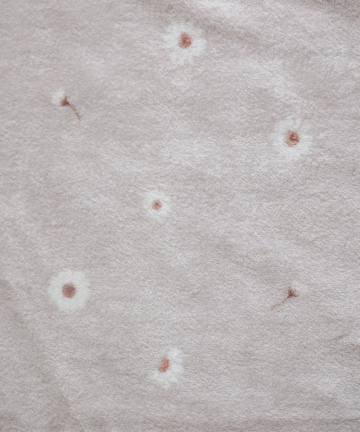 Wearable Blanket (Moisture-absorption & heat-generation)