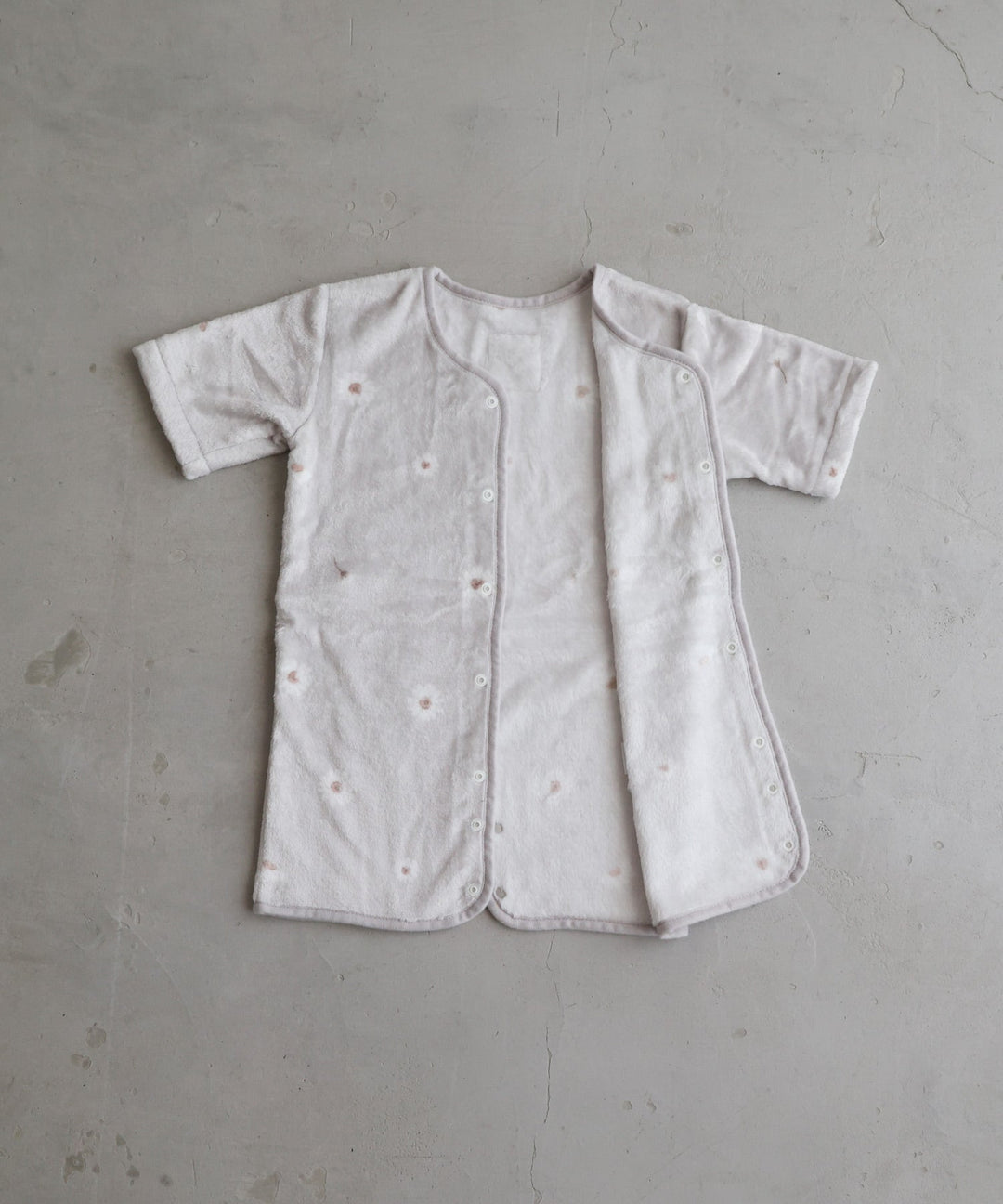 Wearable Blanket (Moisture-absorption & heat-generation)