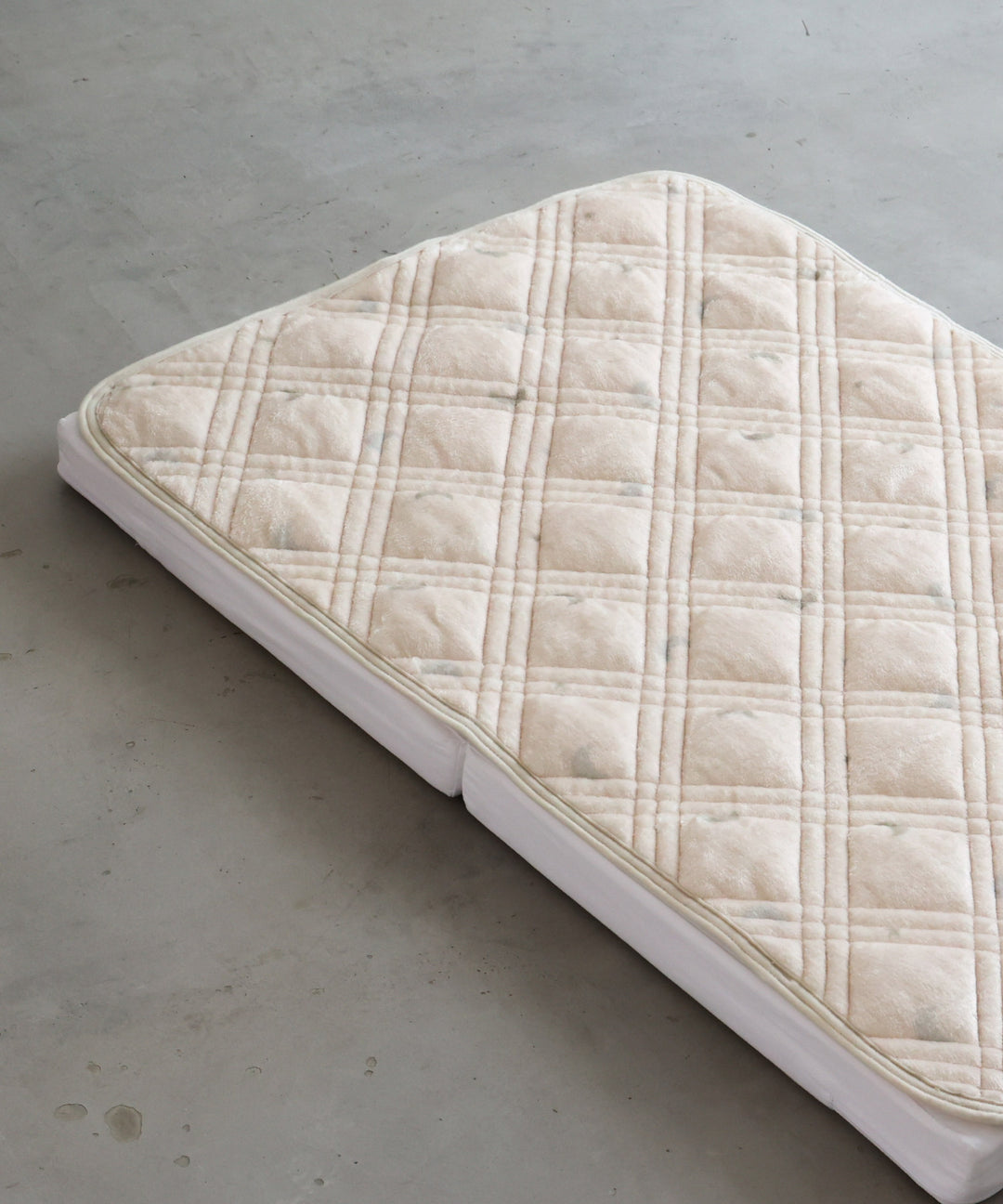 Mattress pad (Moisture-absorption & heat-generation)