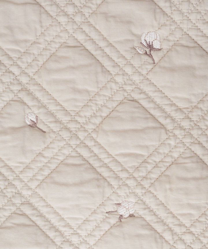 Wearable Blanket with Temperature-Regulating Filling (Ibul fabric)