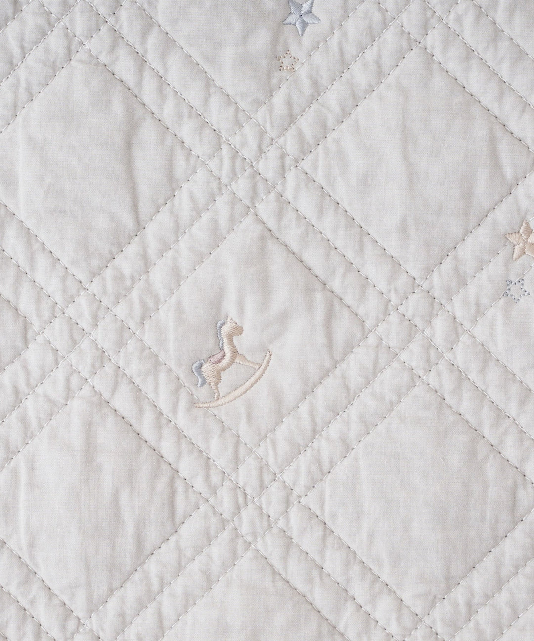 Wearable Blanket with Temperature-Regulating Filling (Ibul fabric)