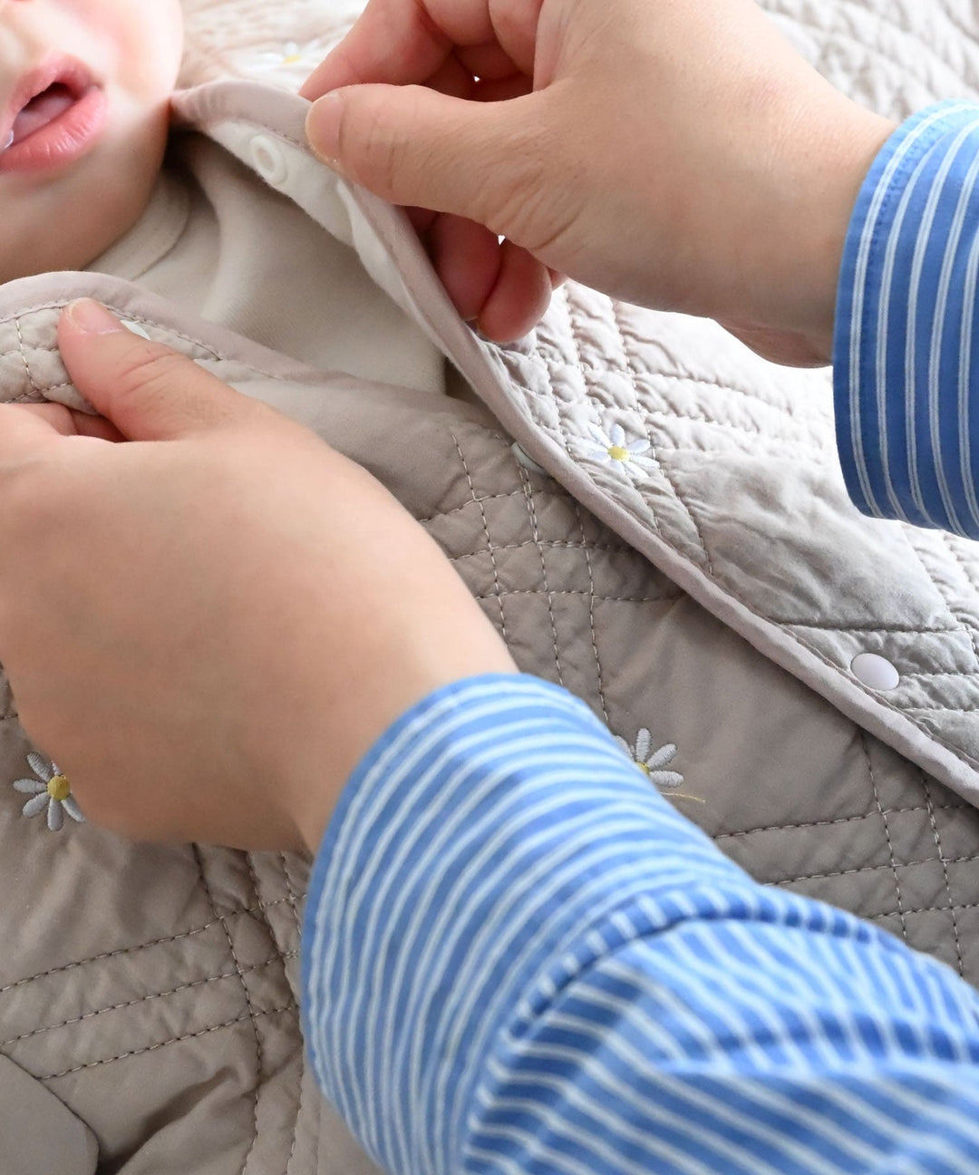 Wearable Blanket with Temperature-Regulating Filling (Ibul fabric)