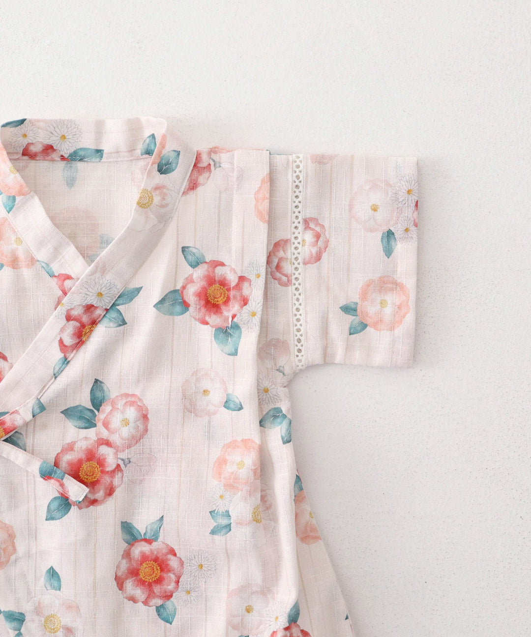 Girls 'Jinbei Romper (ชุดฤดูร้อนญี่ปุ่นแบบดั้งเดิม)