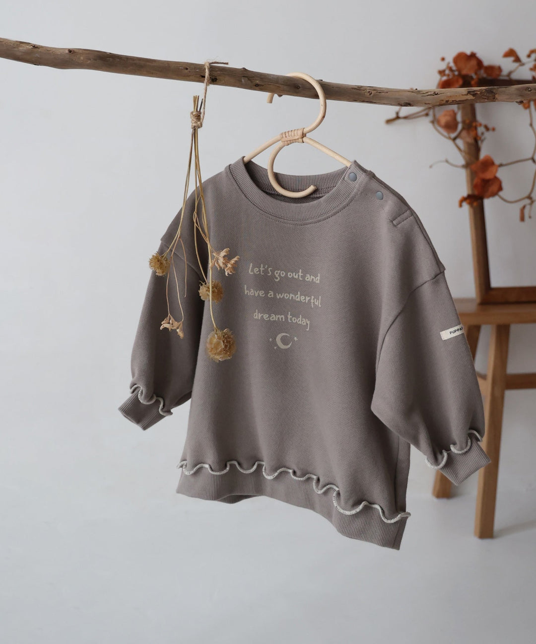 Sweatshirt with Lettuce-Stitched Hem