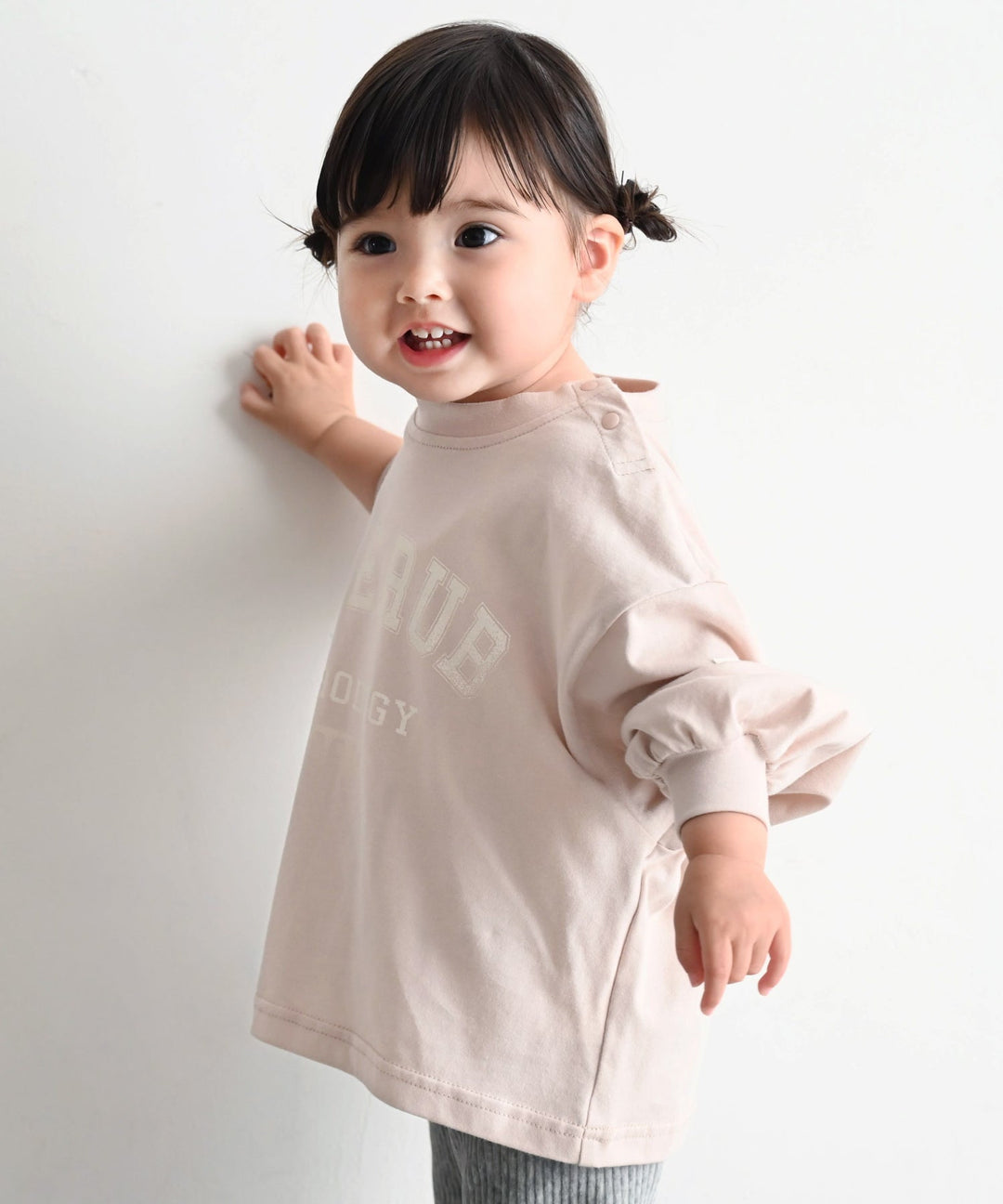 【AW】College Logo Long-Sleeve T-Shirt