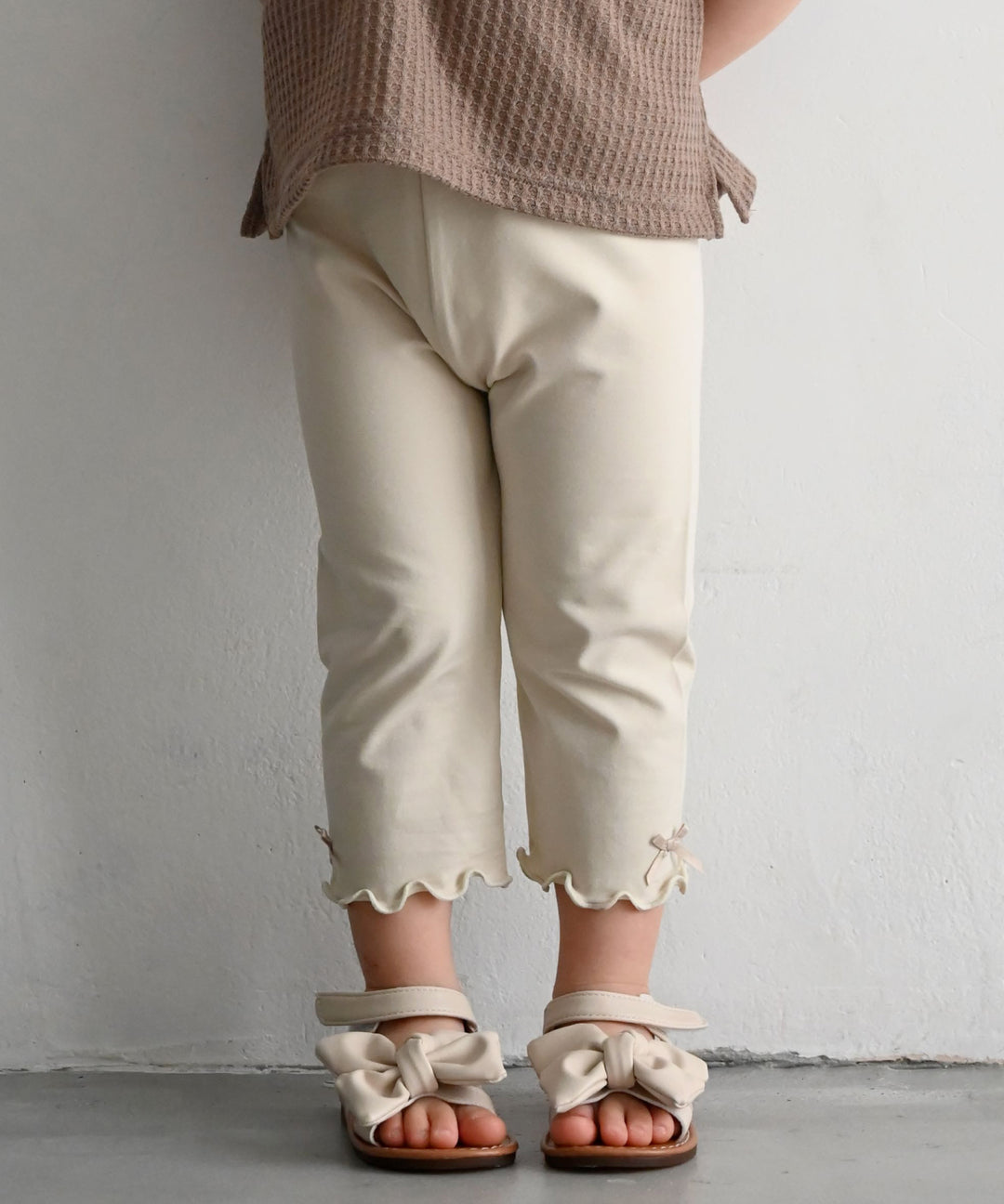 Frill-Trimmed 3/4-Length Leggings