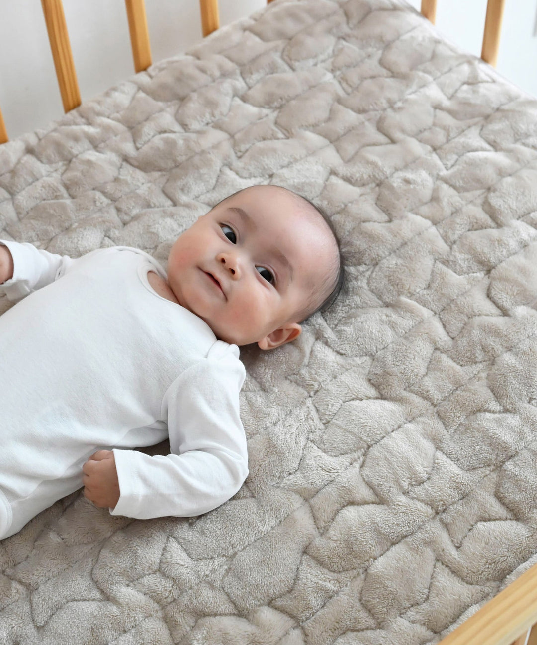 [Moisture-Retaining Flannel × Gauze] Reversible Baby Mattress Pad