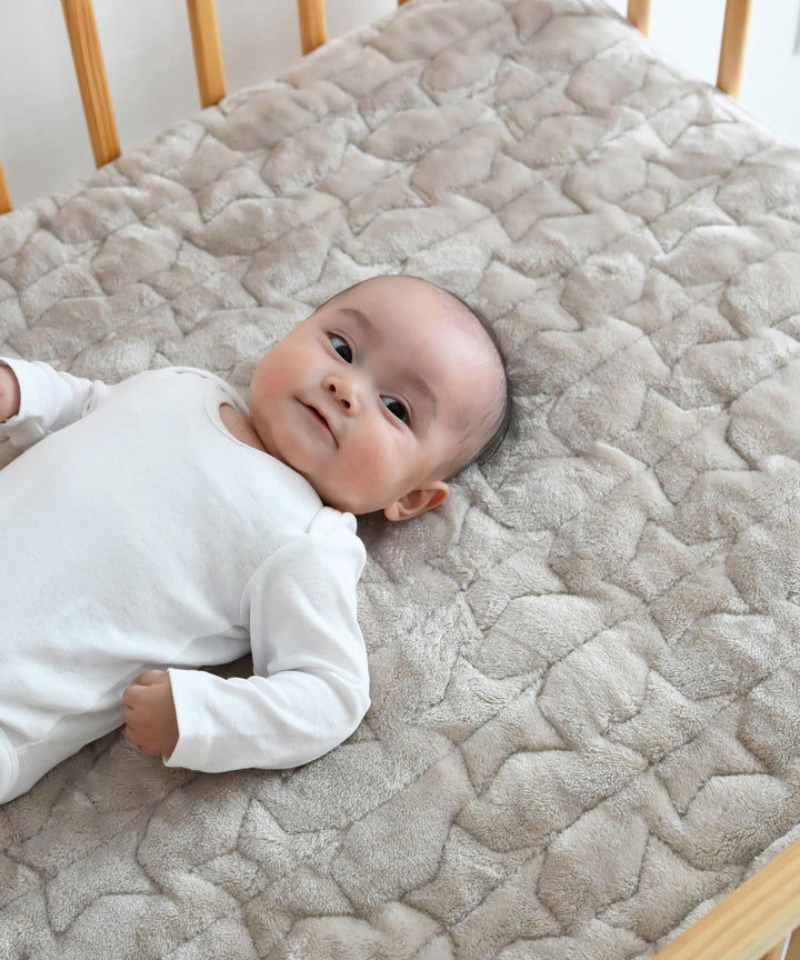 [Moisture-Retaining Flannel × Gauze] Reversible Baby Mattress Pad