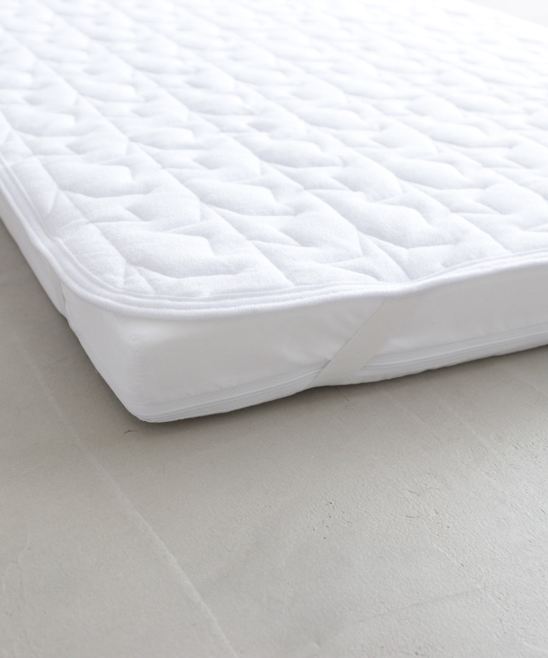 [Waterproof] Sweat-absorbing mattress pad [2-in-1] 23.6″ × 35.4″